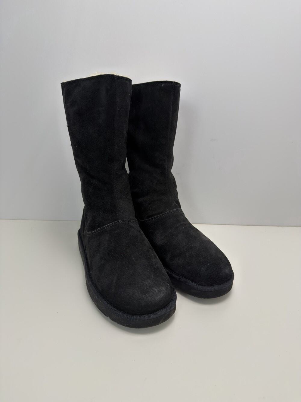 UGG Australia Mayfaire Winter Boots Womens Size 9 Black Leather Sheepskin
